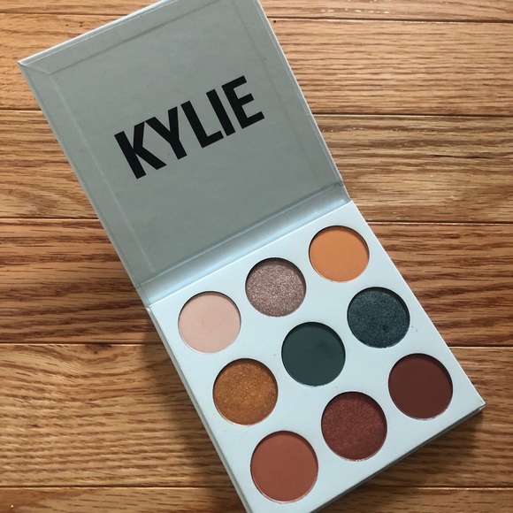 Kylie Cosmetics Other - Kylie Cosmetics The Blue Honey Palette